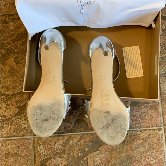 Joie heels - Picture 4 of 5